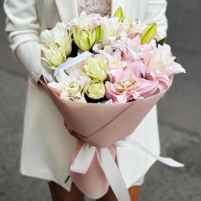 Букет из 7 пионовидных лилий в Зарайске