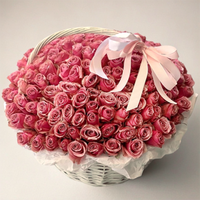 Композиция в корзине из 151 розы Ревиваль в Зарайске