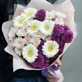 Букет "Сюрприз" из хризантем и гербер в Зарайске