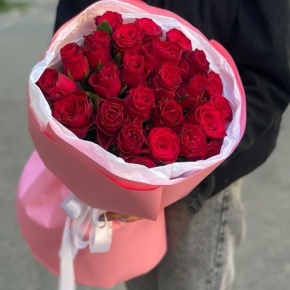 Букет "Эсса" 25 красных роз Кения (60 см) в Зарайске