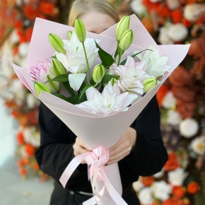 Букет из 3 пионовидных лилий в Зарайске