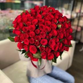 Букет "Классический" из 101 красной розы Кения (60 см) в Зарайске