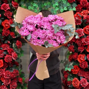 Букет  "Гармония" из 7 хризантем с эвкалиптом в Зарайске