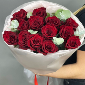 Букет из 13 роз Эквадор Эксплорер (60 см) в Зарайске