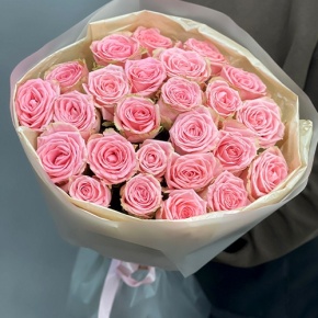 Букет из нежных 25 роз Софи Лорен (60 см) в Зарайске