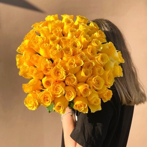Букет "Ярче солнца" из 55 лимонных роз (50 см) в Зарайске