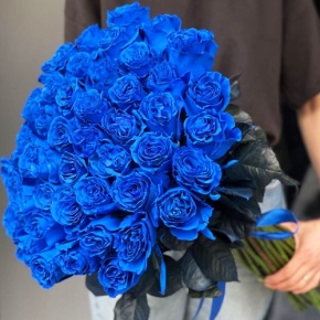 Букет из 51 синей розы Эквадор под ленту (70 см) в Зарайске