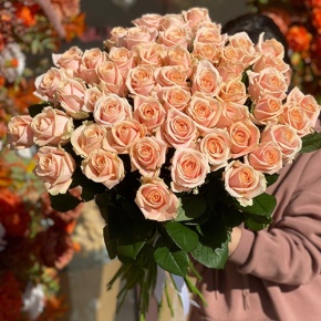 Букет из 51 персиковой розы (60 см) в Зарайске