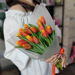 Букет из 15 огненных тюльпанов в Зарайске