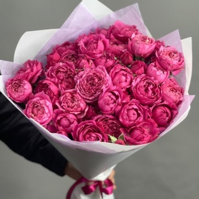 Букет из 11 кустовых пионовидных роз Джульетта в Зарайске