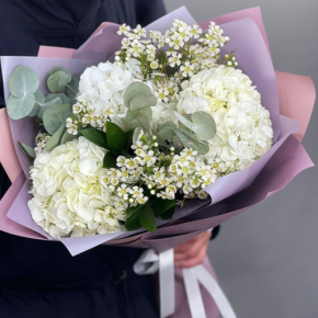 Букет "Суприм" из гортензий и хамелациума в Зарайске