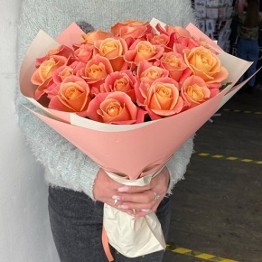 Букет из 21 розы Мисс Пигги ( 50 см ) в Зарайске