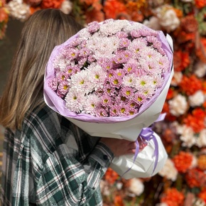 Букет "Миражи" из кустовых хризантем и сантини в Зарайске