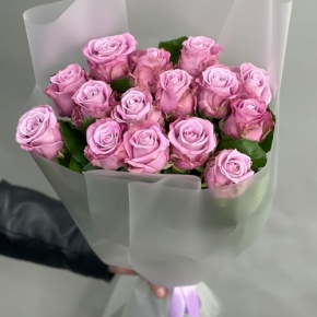 Монобукет из 15 малиновых роз Меритим (50 см) в Зарайске
