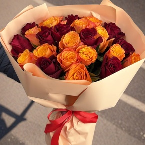 Букет "Благородный" из 27 Кенийских роз микс (40 см) в Зарайске