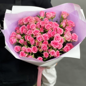 Букет "Рассвет принцессы" из 15 кустовых роз (50 см) в Зарайске