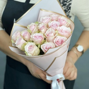 Букет из 15 пудровых роз Кения (40 см) в Зарайске