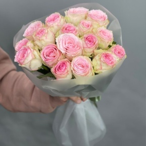 Букет из 17 роз Кения (40 см) в Зарайске