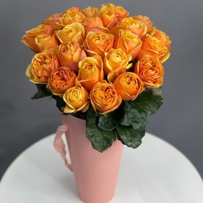 25 пионовидных огненных роз в конусе в Зарайске