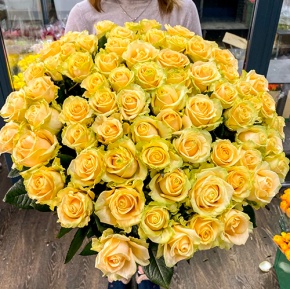75 роз Аваланж (70 см) в Зарайске