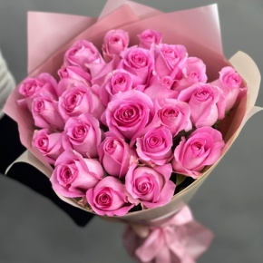 Букет из 25 розовых роз кения (40 см) в Зарайске