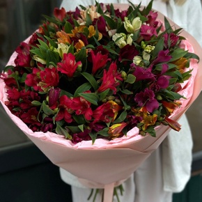 Букет из 19 миксовых альстромерий в Зарайске
