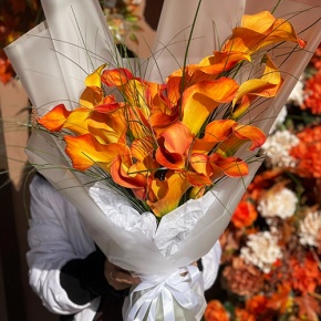 Монобукет из 21 оранжевой каллы в Зарайске