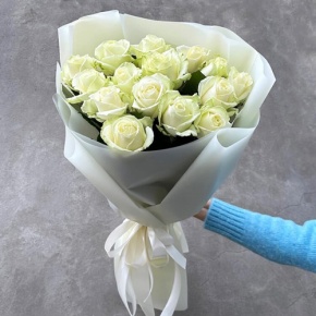 Букет "Умка" из 15 белых роз (50 см) в Зарайске
