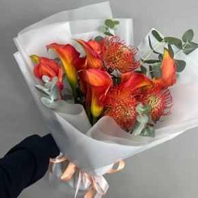 Букет "Империал" из калл, лейко и эвкалипта в Зарайске