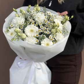 Букет "Вера и надежда" из ромашек, гербер, эвкалипта, диантусов и эустом в Зарайске