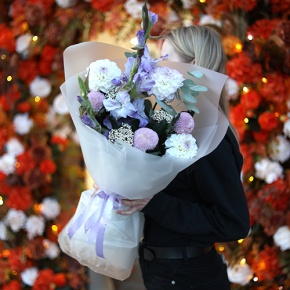 Букет "Тесса" из гладиолусов, георгин, озатамнуса и хризантем Момоко в Зарайске