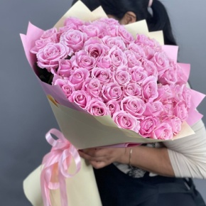 Букет из 51 пастельной розы Аваланж (60 см) в Зарайске