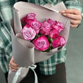 Букет "Сесилия" из 9 фиолетовых роз кения (40 см) в Зарайске