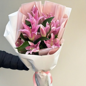 Монобукет из 9 ароматных розовых лилий в Зарайске
