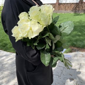 Букет из 9 белых роз (70 см) в Зарайске