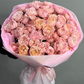 Букет из 35 кустовых пионовидных роз Джульетта (60 см) в Зарайске