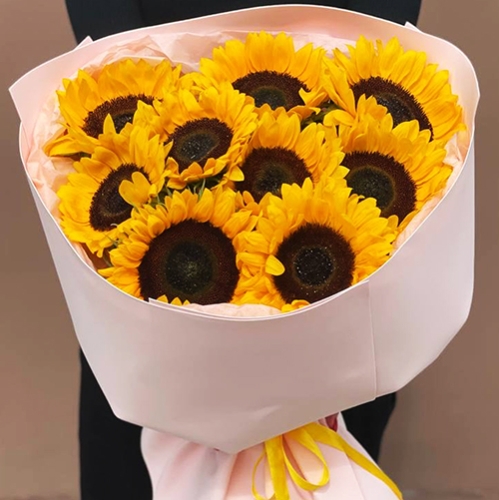Букет "Солнечный рассвет" из 9 подсолнухов в Зарайске