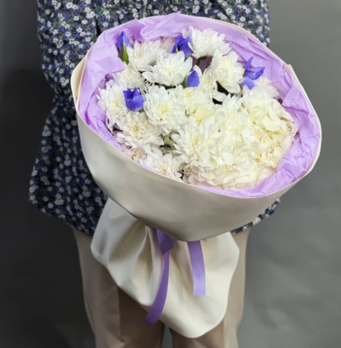 Букет "Грация" из ирисов, гортензии и кустовых хризантем в Зарайске