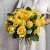 Букет из 25 лимонных роз с рускусом (40 см) в Зарайске Букет из 25 лимонных роз с рускусом (40 см) в Зарайске